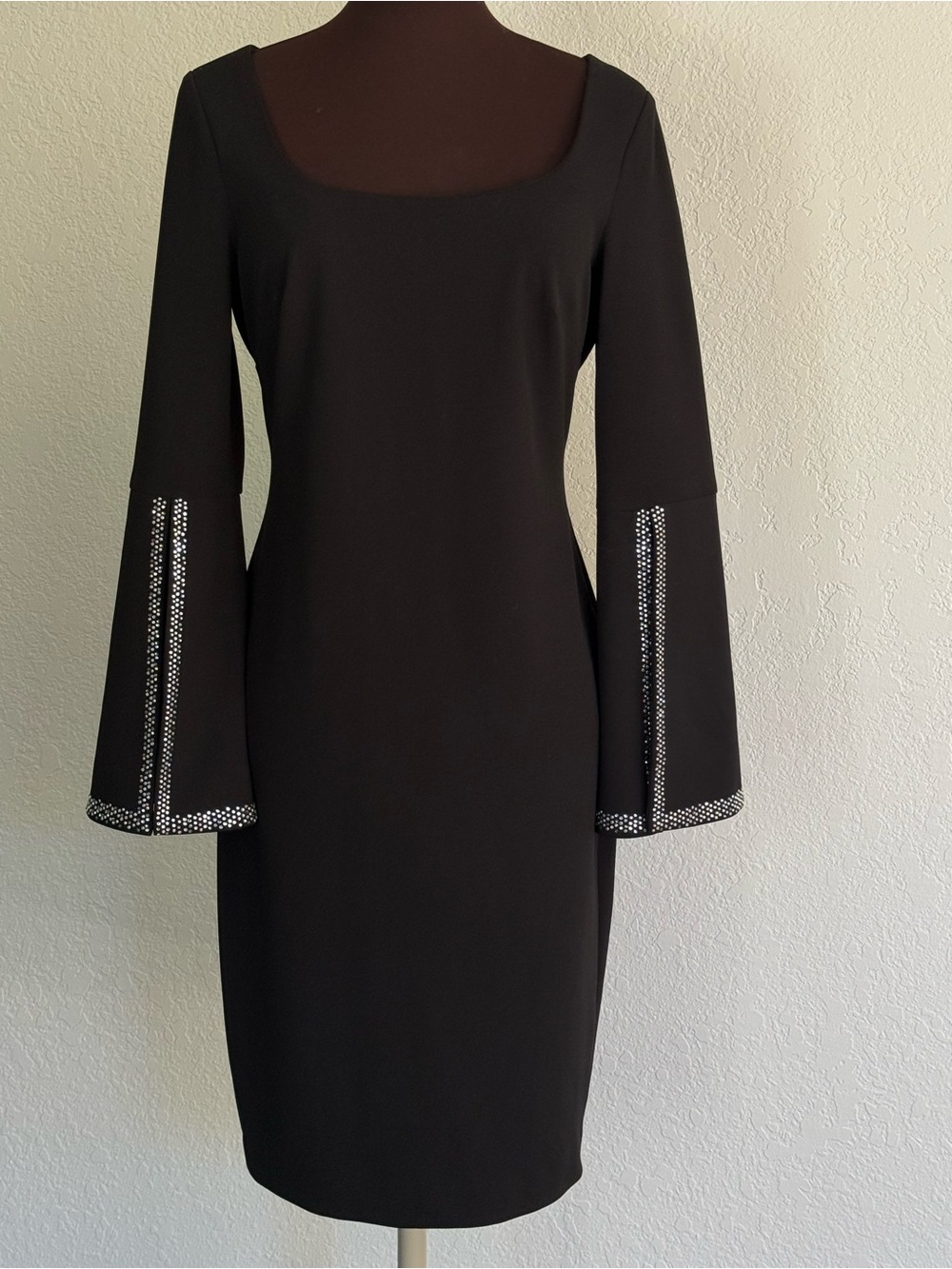 Calvin Klein Black Long-Sleeve Sheath Dress with Embellished Bell Cuffs Sz 6